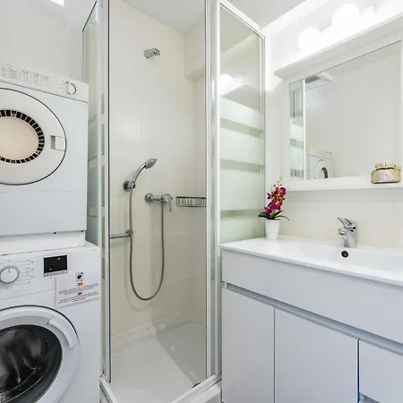 Malagasuite Skyline דירה