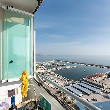 Malagasuite Skyline דירה